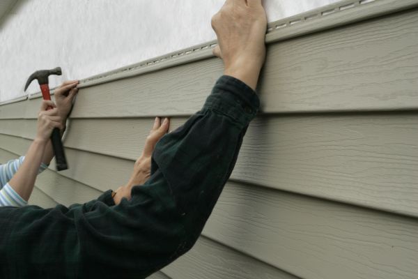 Cost of Insulated Siding Installation in La Crosse